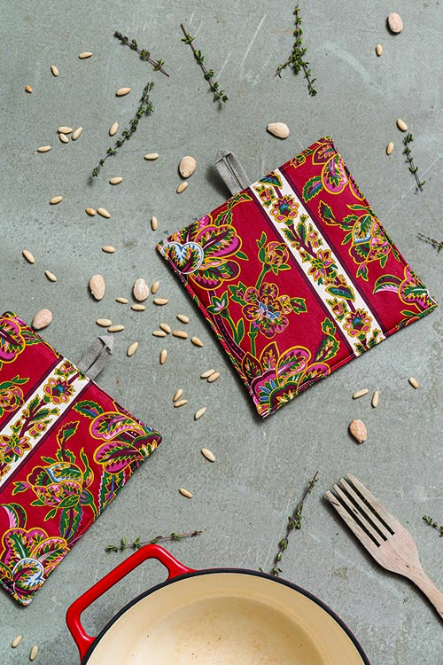 Kitchen Mittens - Red Shangri-la